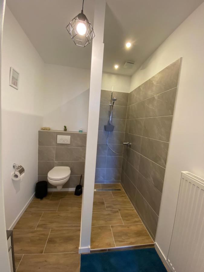 Grosses Doppelzimmer Mit Eigenem Bad Und Kuehlschrank, Frisch Saniert Friedrichskoog Exterior foto