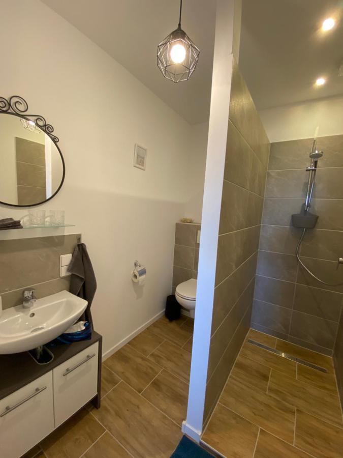 Grosses Doppelzimmer Mit Eigenem Bad Und Kuehlschrank, Frisch Saniert Friedrichskoog Exterior foto
