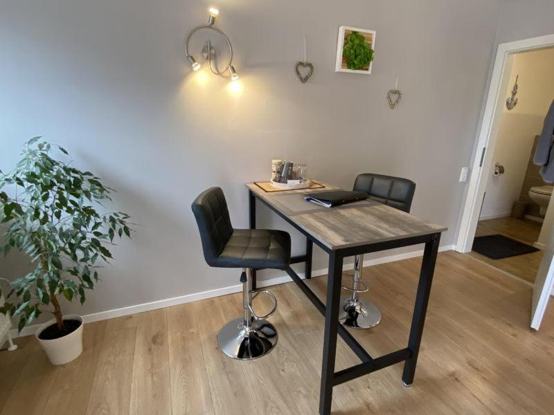 Grosses Doppelzimmer Mit Eigenem Bad Und Kuehlschrank, Frisch Saniert Friedrichskoog Exterior foto